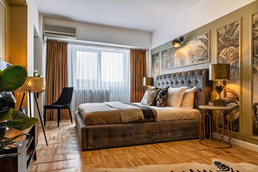Palace of the Parliament Rainforrest 1BR 1