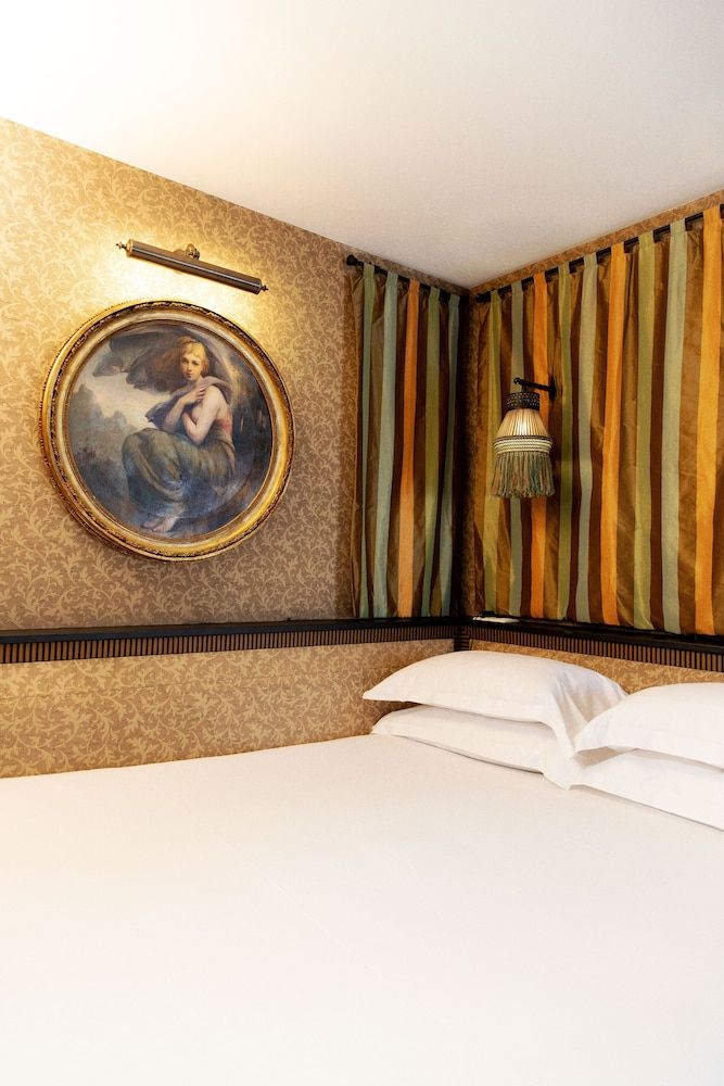 Hôtel Bourg Tibourg - Paris Marais 1