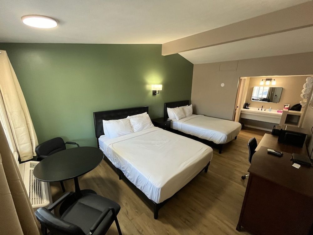 Valley Inn and Suites 1