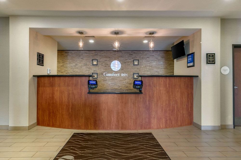Comfort Inn & Suites Marion I-57 2