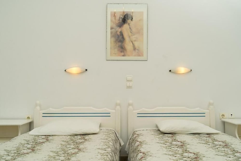 Anna's Studios & Apartments 2