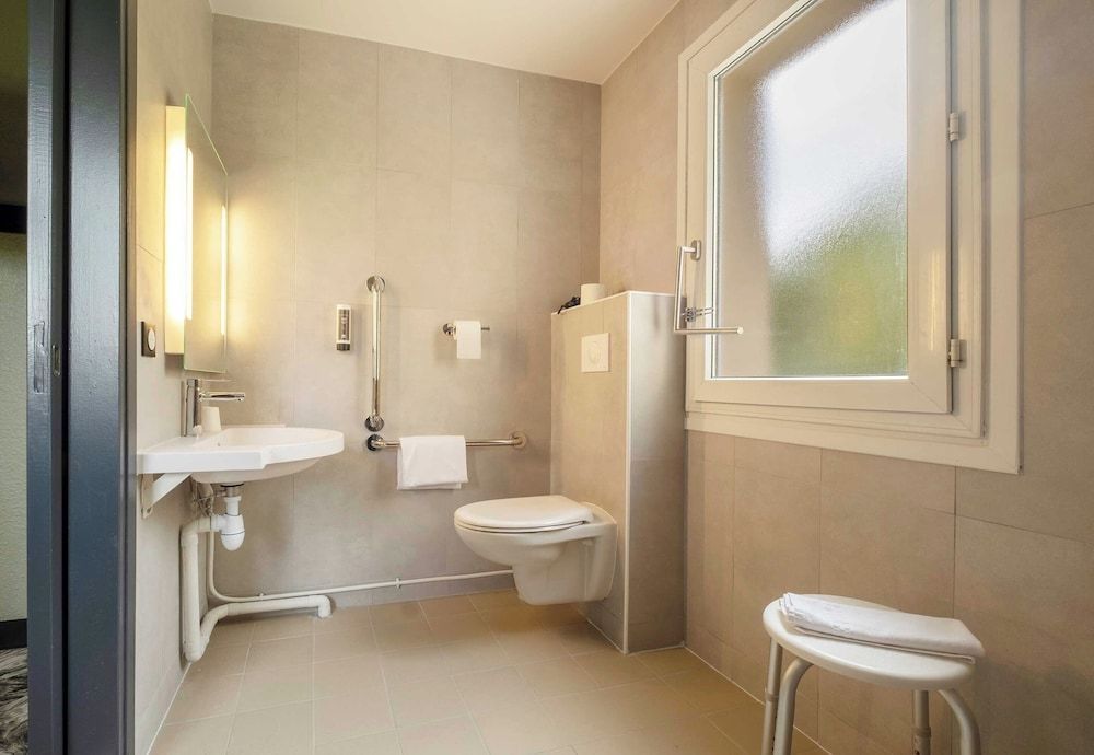 B&B HOTEL Niort Sud Venise Verte 1