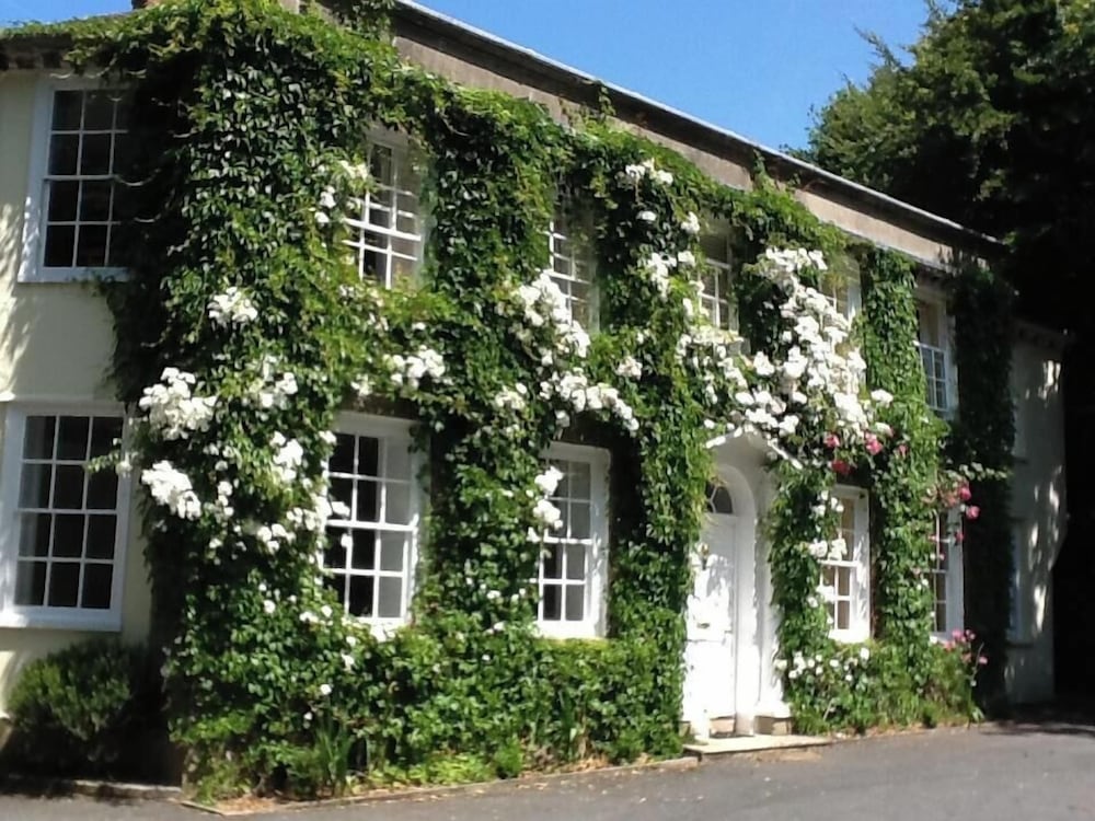 Rose in Vale Country House Hotel 1