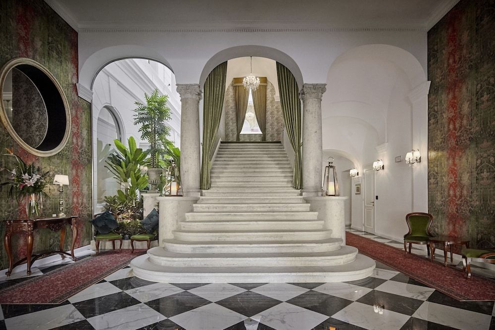 Mystery Hotel Budapest, Preferred Hotels & Resorts 2