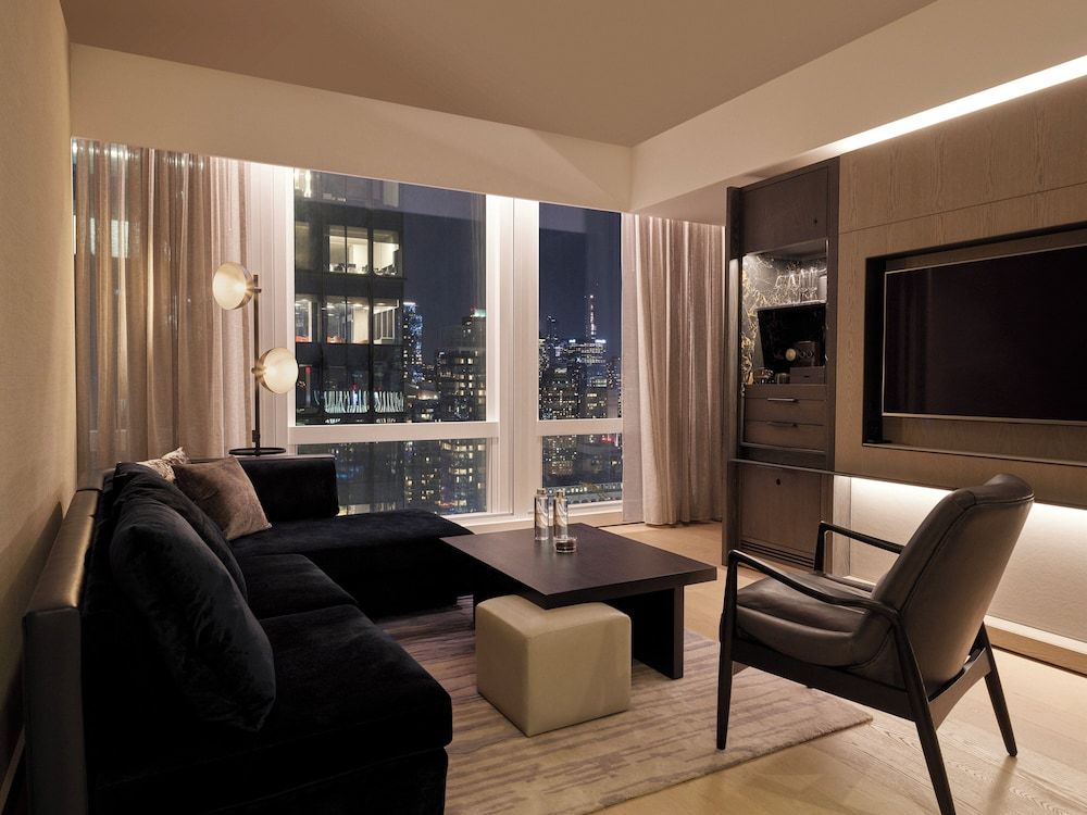 Equinox Hotel New York 1