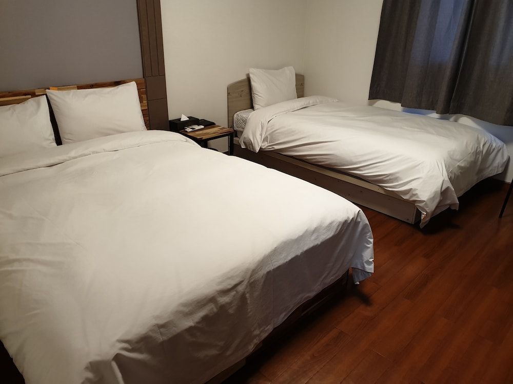 The Beauty Hotel 1