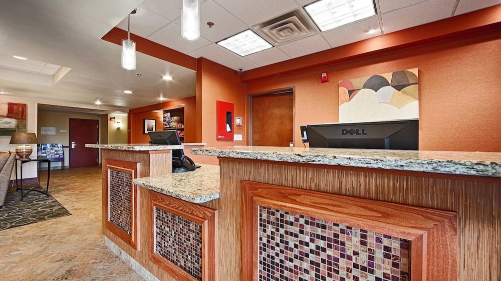 Comfort Inn & Suites Copley Akron 2