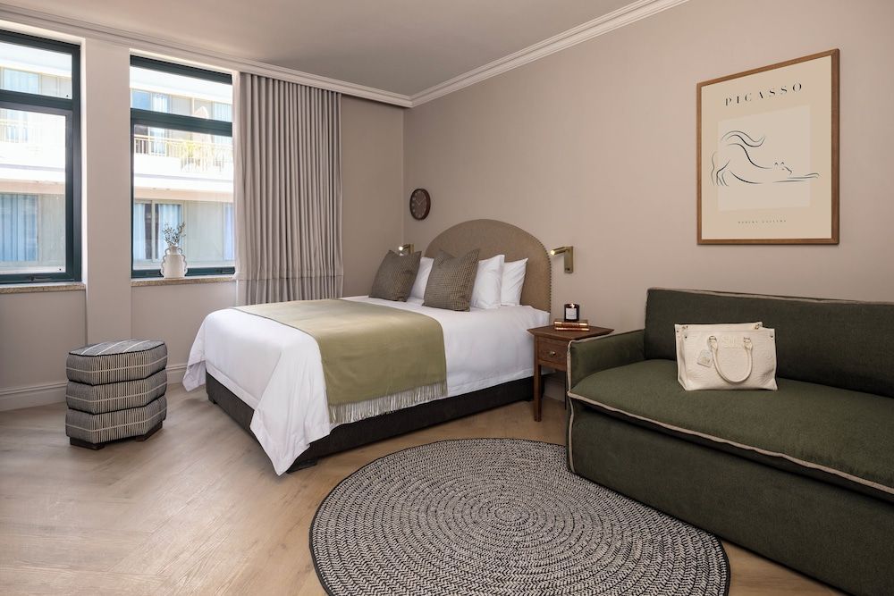 Charles Hope Boutique Hometel 2
