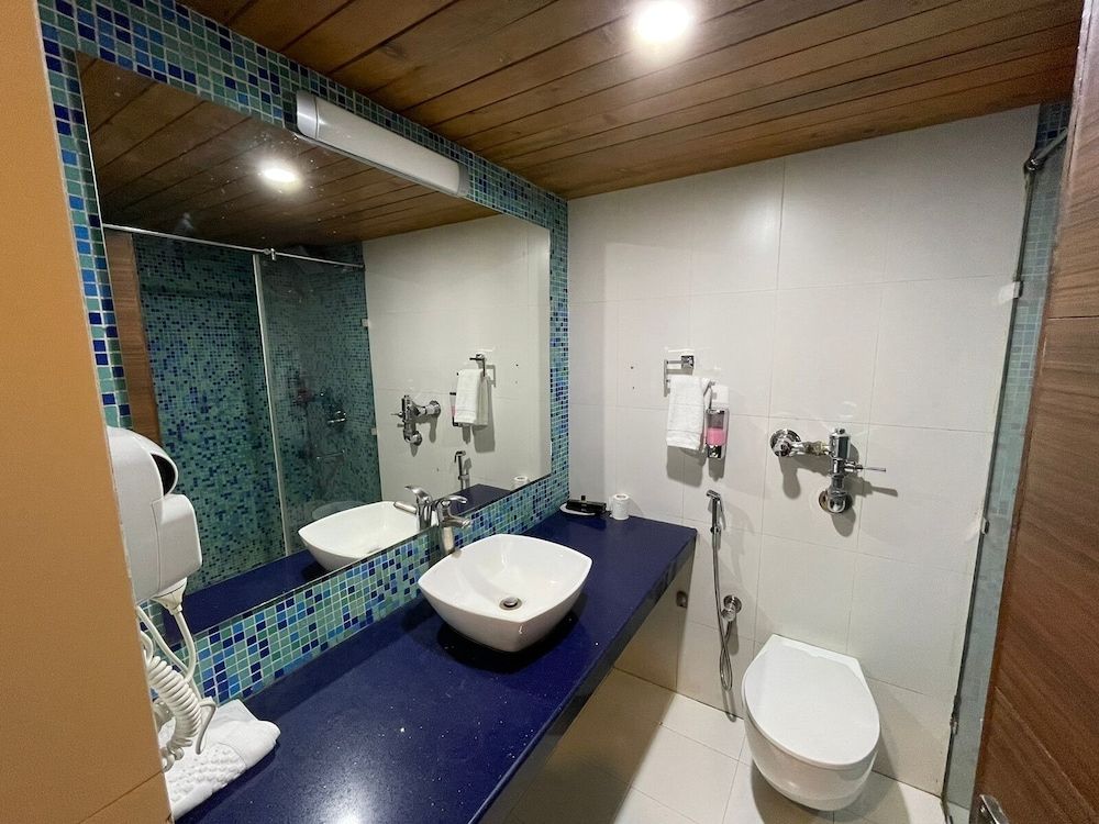 Spring Valley Resorts by DLS Hotels 1
