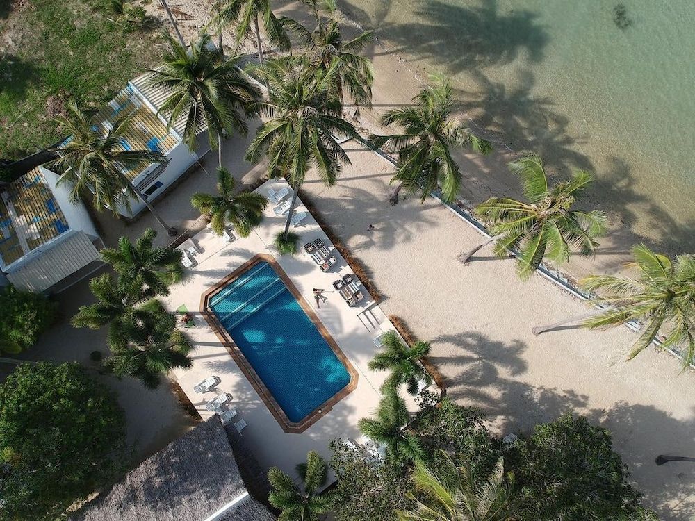 Lime N Soda Beachfront Resort 1