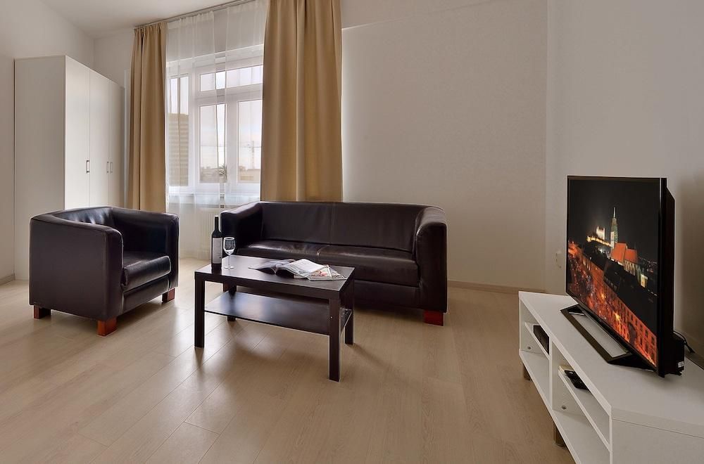 SELF CHECK-IN APARTMENTS BY AMBIENTE 2