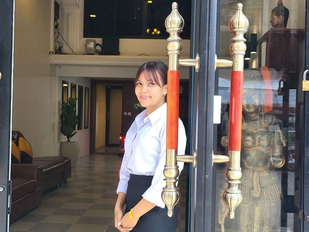 Sun Chakra Boutique Hotel - 50m to Museum & Royal Palace & Walking street 2