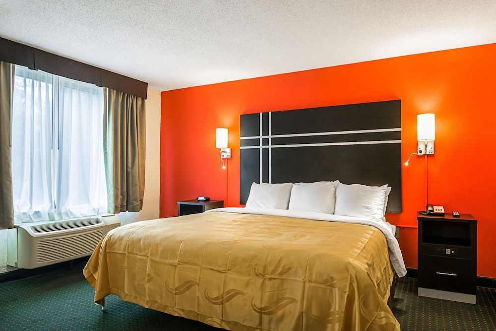 Quality Suites Atlanta Airport East 1