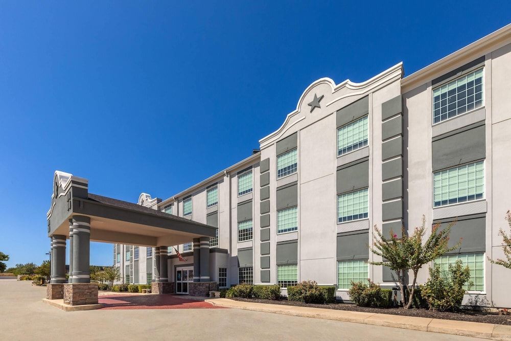 Super 8 by Wyndham San Antonio/Alamodome Area 1