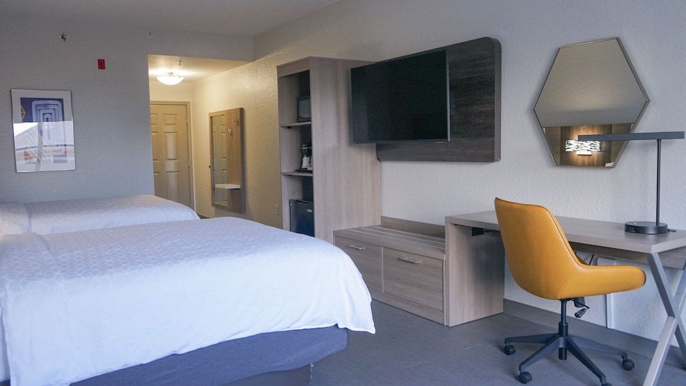 Holiday Inn Express & Suites LAKELAND NORTH - I-4 by IHG 2