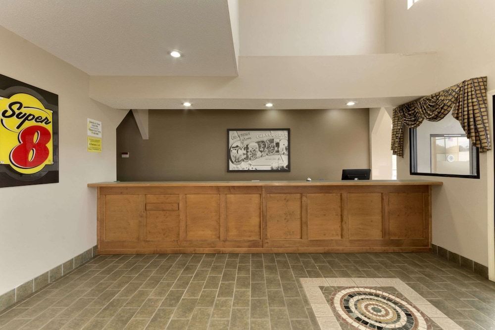 Super 8 by Wyndham Chatsworth/Dalton 2