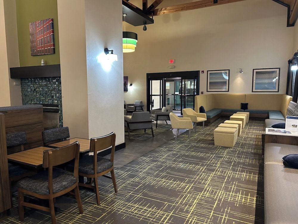 Comfort Inn & Suites Toledo North 1
