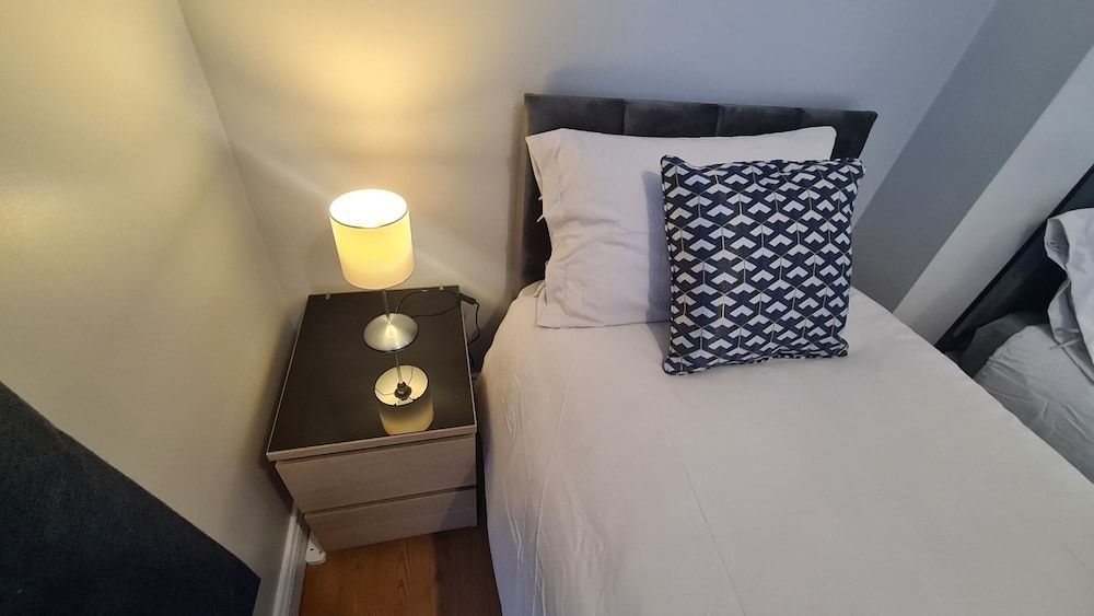 Waterworks En suite Rooms with Private Living Room 2