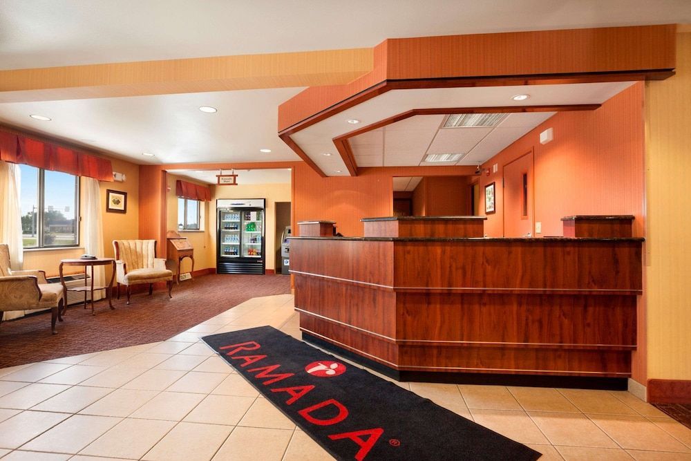 Ramada by Wyndham Wisconsin Dells I-90 2