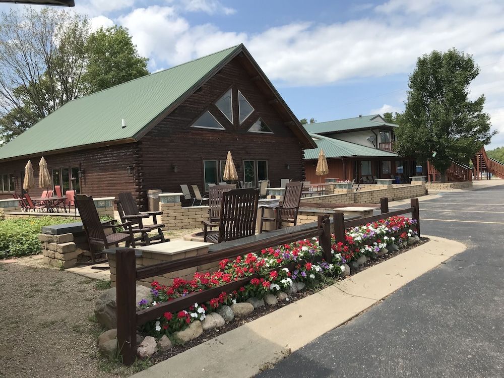 The Inn At Gull Lake 1
