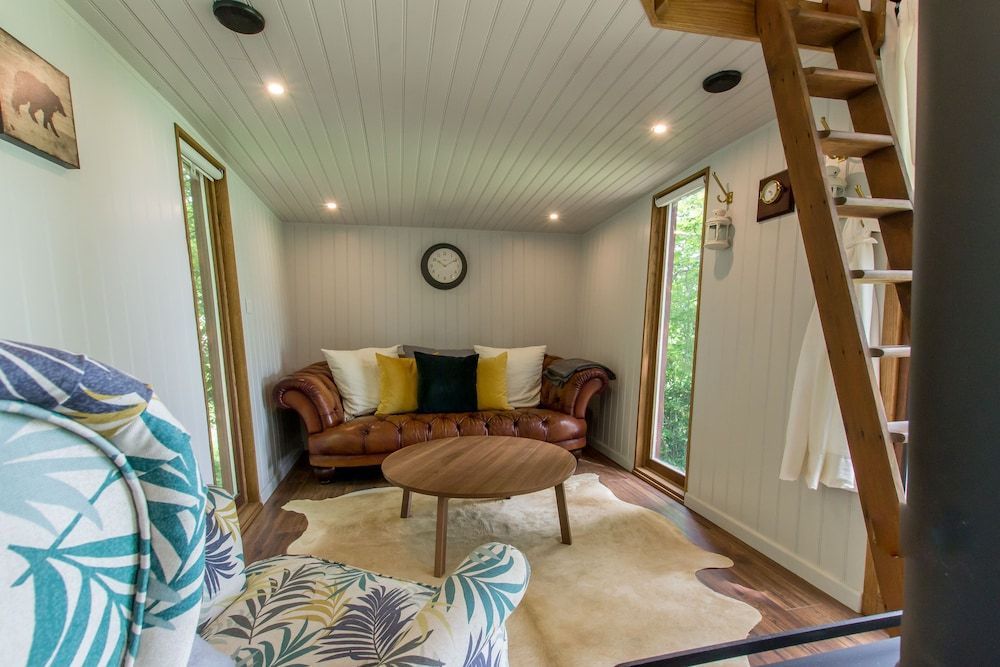 Extraordinary Huts Ltd 2
