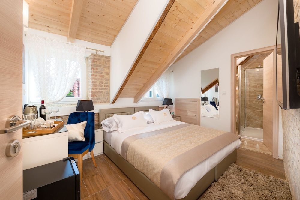 Agava Lux Rooms&Pool 1