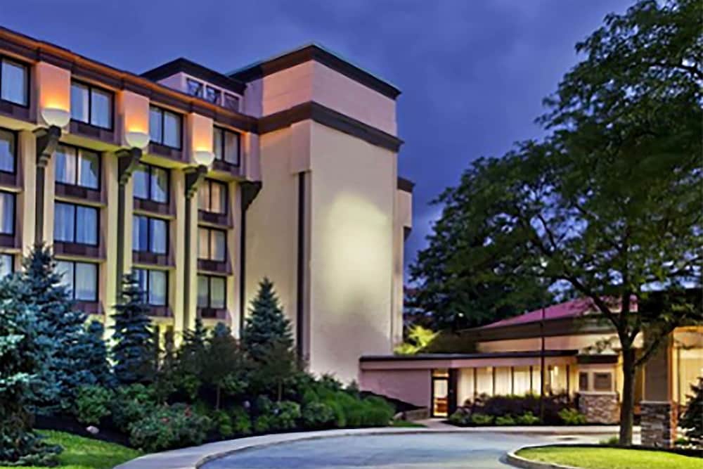 Ramada by Wyndham Cleveland Independence 1