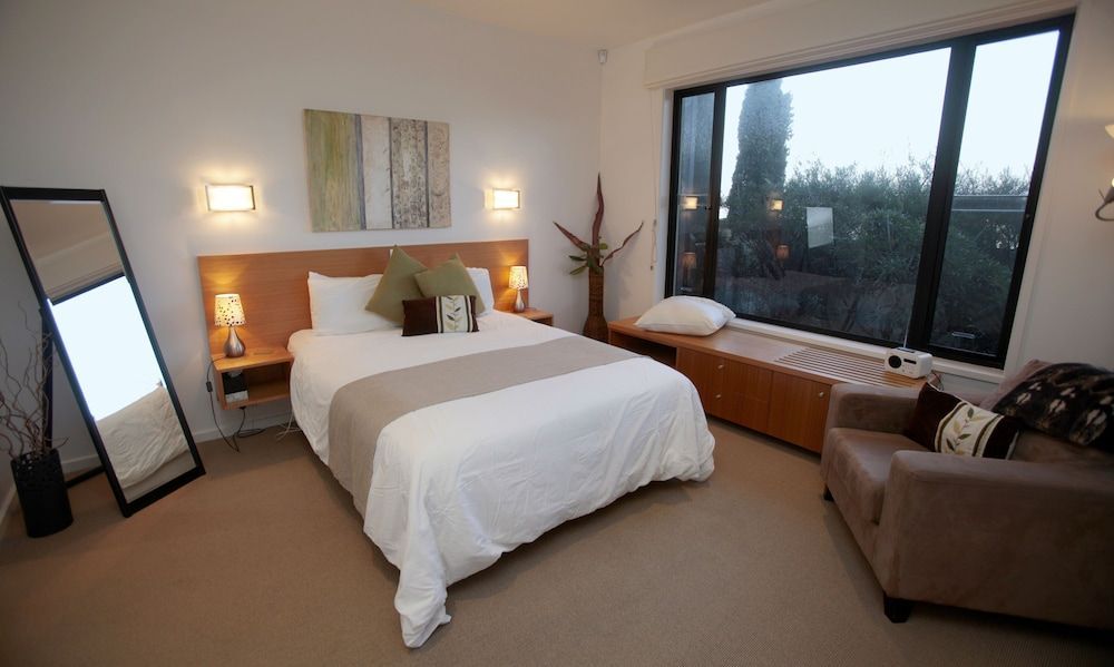 Hilltop Apartments Phillip Island 2