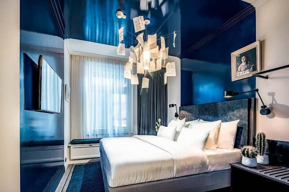 The Highlander Amsterdam 1