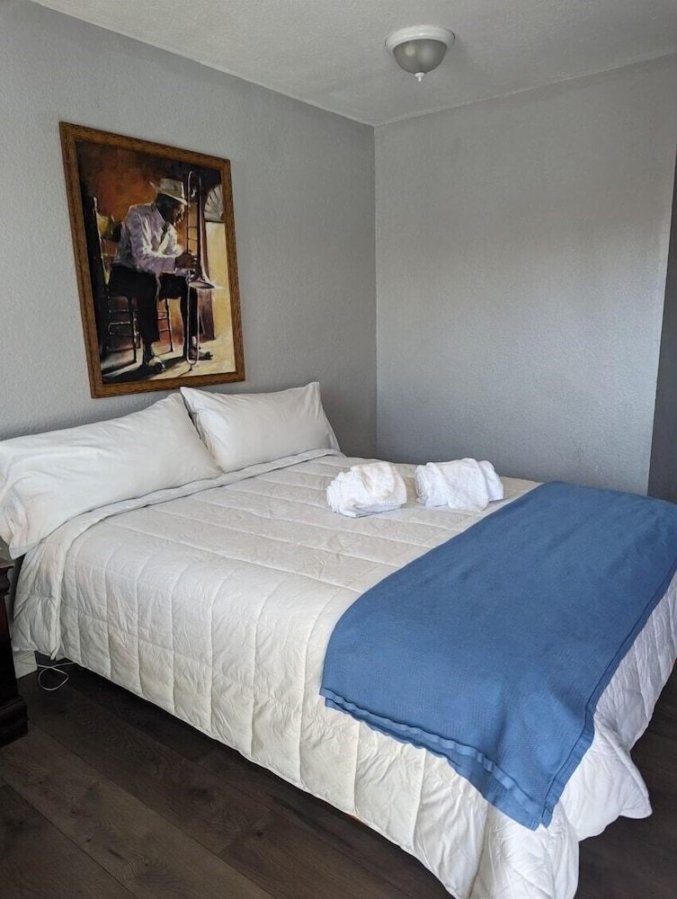 Ingles Motel 2