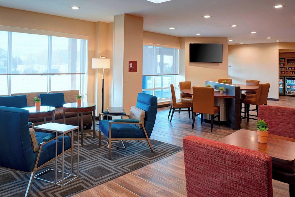 TownePlace Suites by Marriott Grand Rapids Airport 2