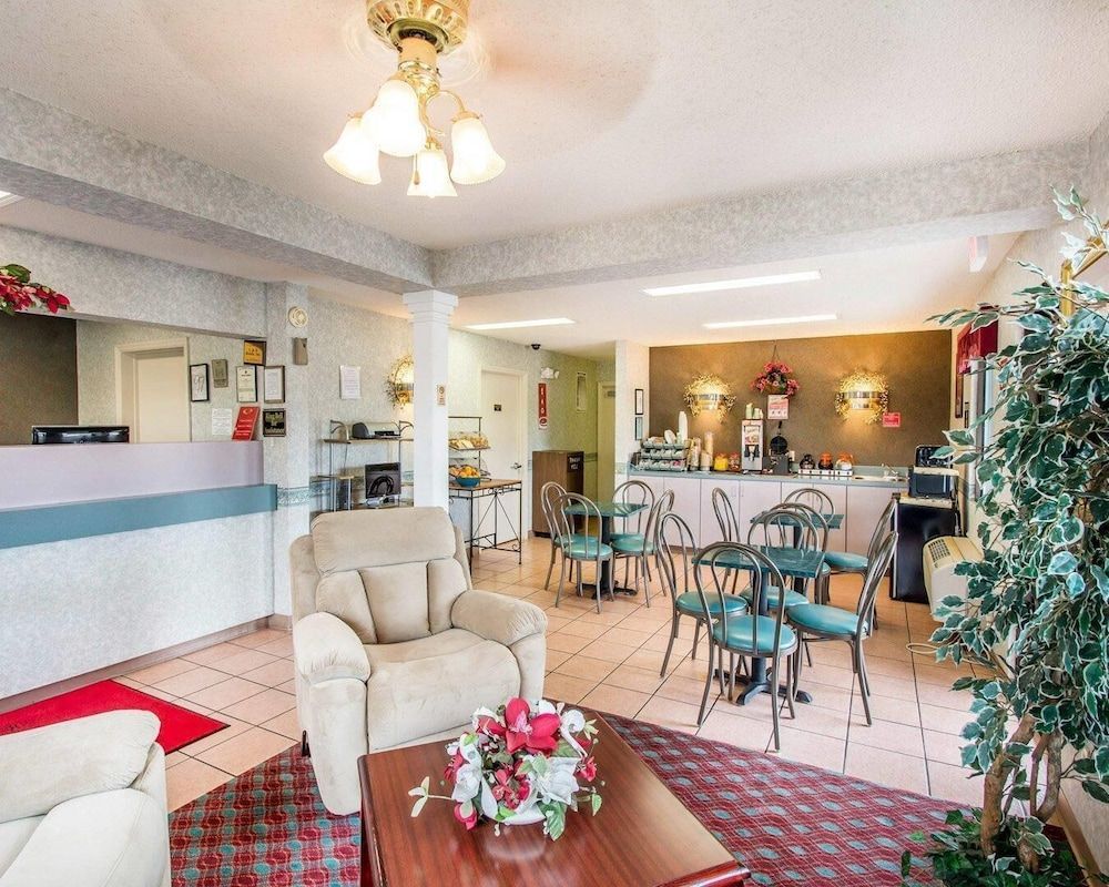 Econo Lodge Dothan West 2