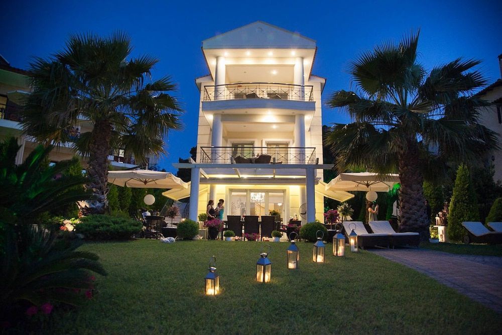 SUN RESIDENCE Exclusive Seaside Suites 1