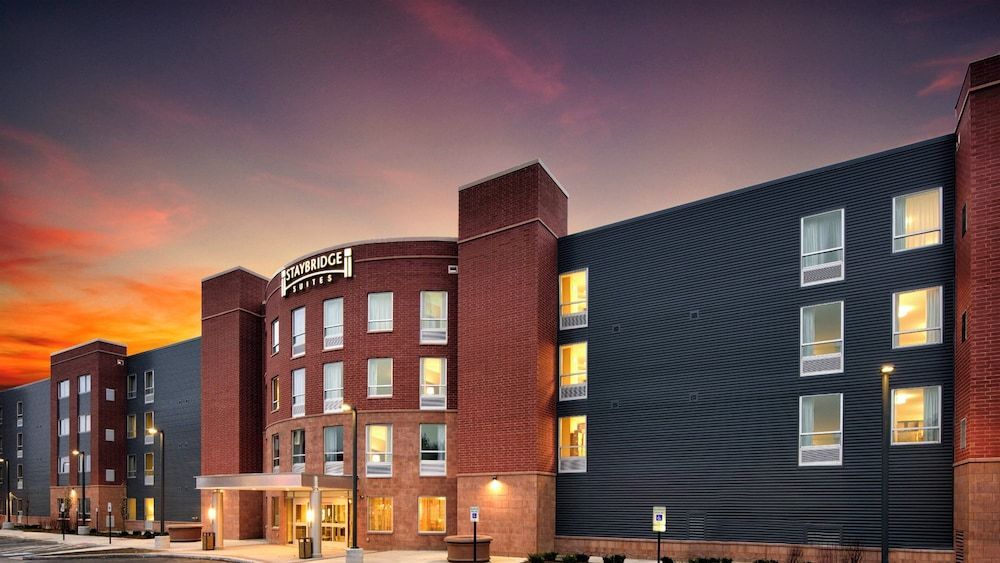 Staybridge Suites MARQUETTE by IHG 1