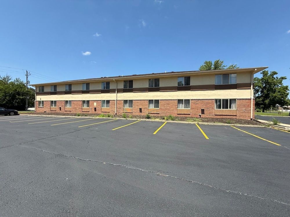 Fairview Inn & Suites Whitewater 1