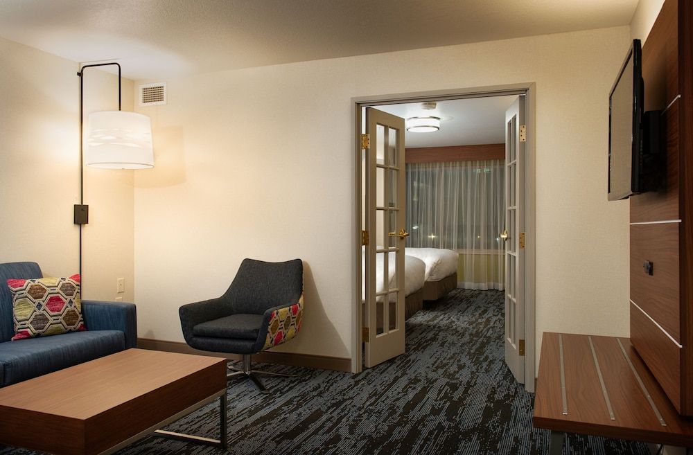 Holiday Inn Express & Suites WAUSAU by IHG 2
