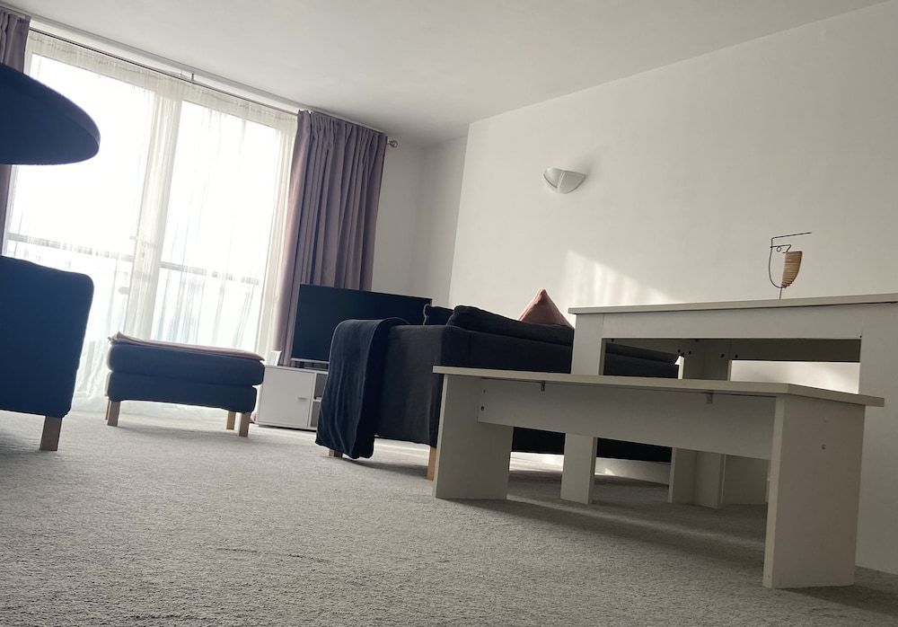2 Bedroom Near Ocean Village Marina Port Apartment 1