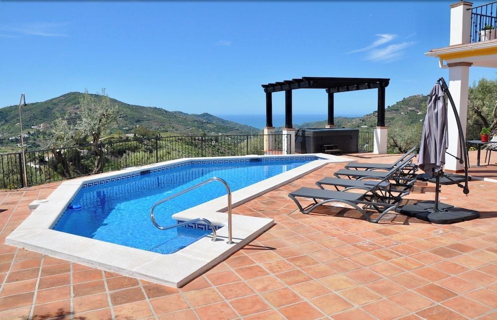 Villa El Dorado B&B and Wellness - Adults Only 1