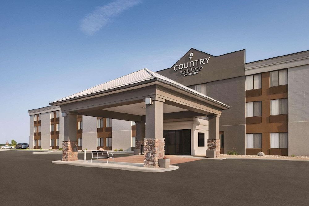 Country Inn & Suites by Radisson, Mt. Pleasant-Racine West, WI 1
