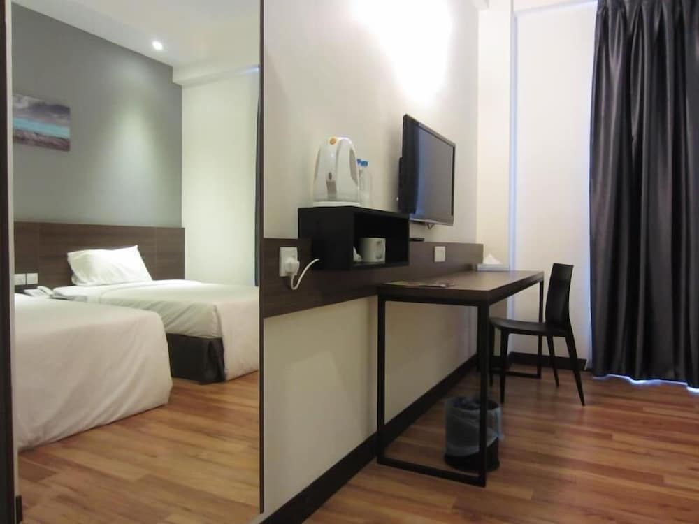 Fuller Hotel 1