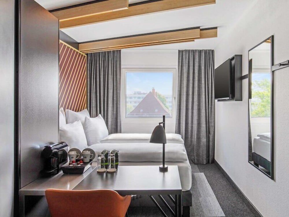 B&B Hotel Hamburg-Airport 1