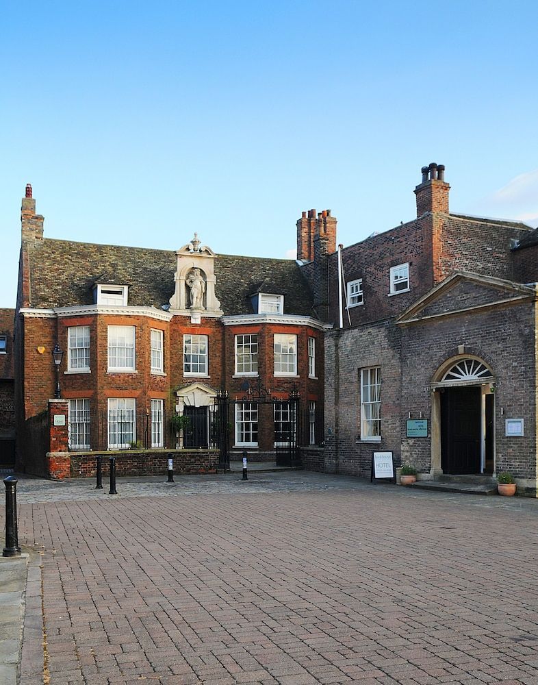 Bank House 1
