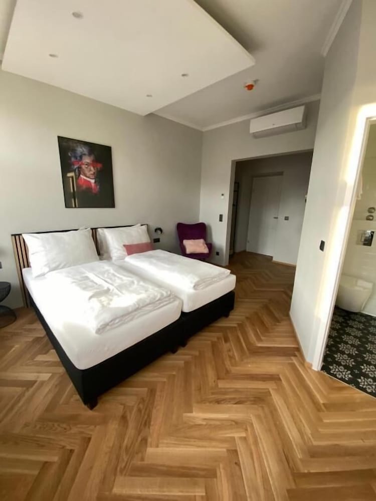 Kolbeck Rooms 2
