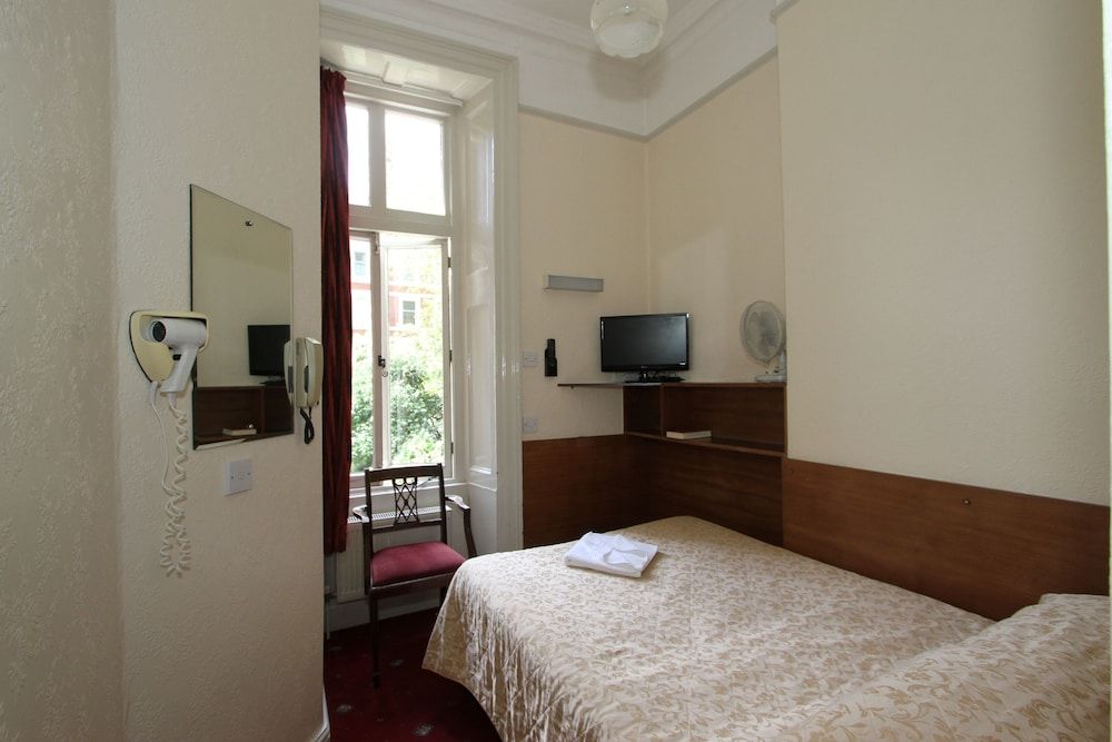 Ridgemount Hotel 2