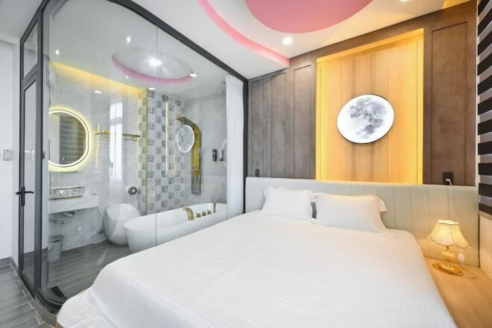 Lotus Airport Hotel Saigon 1