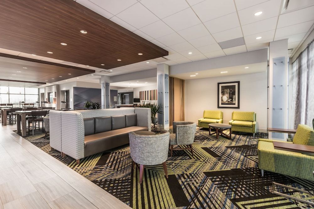 Holiday Inn Express & Suites WELLAND by IHG 2