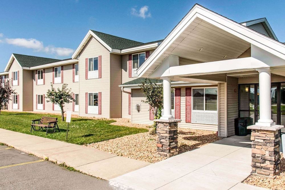 Travelers Lodge & Suites 1