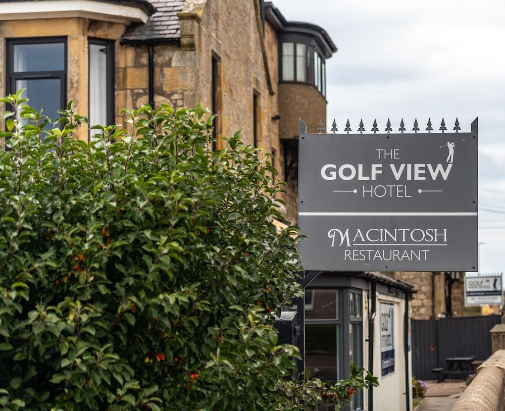 GOLF View Hotel & Macintosh Restaurant 1