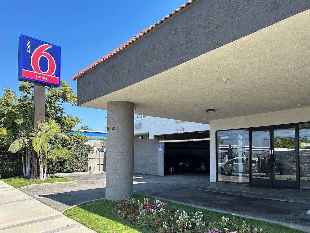 Studio 6 Suites Gardena, CA 1