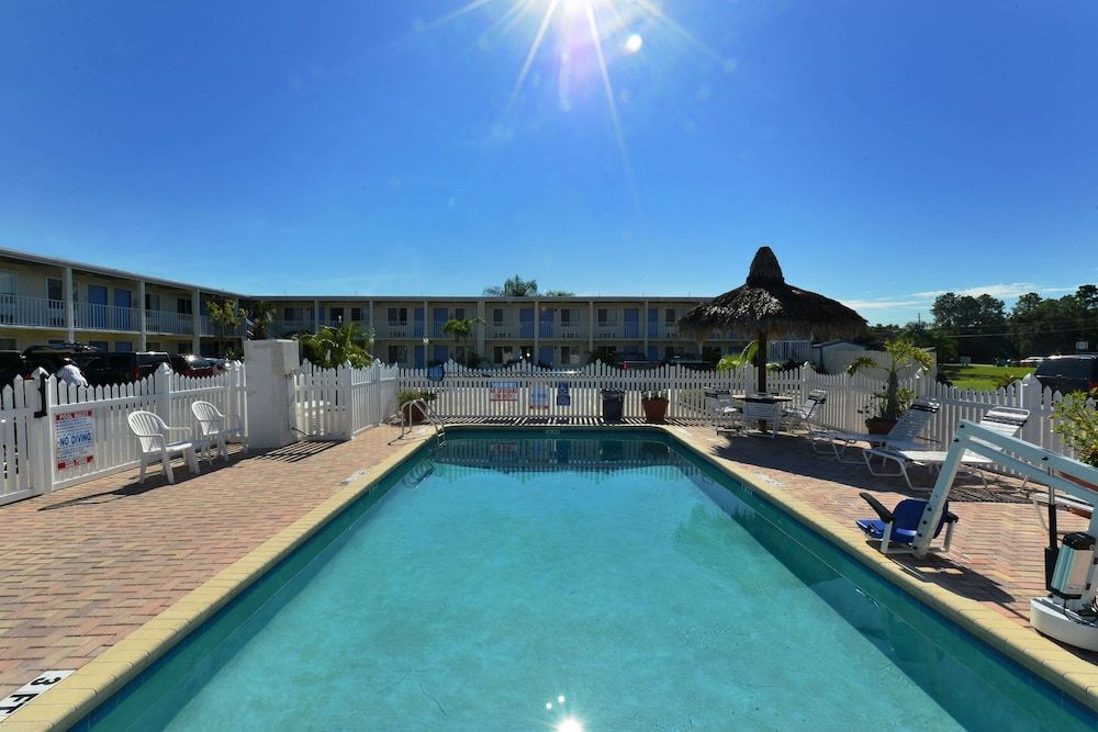 Americas Best Value Inn Bradenton-Sarasota 1